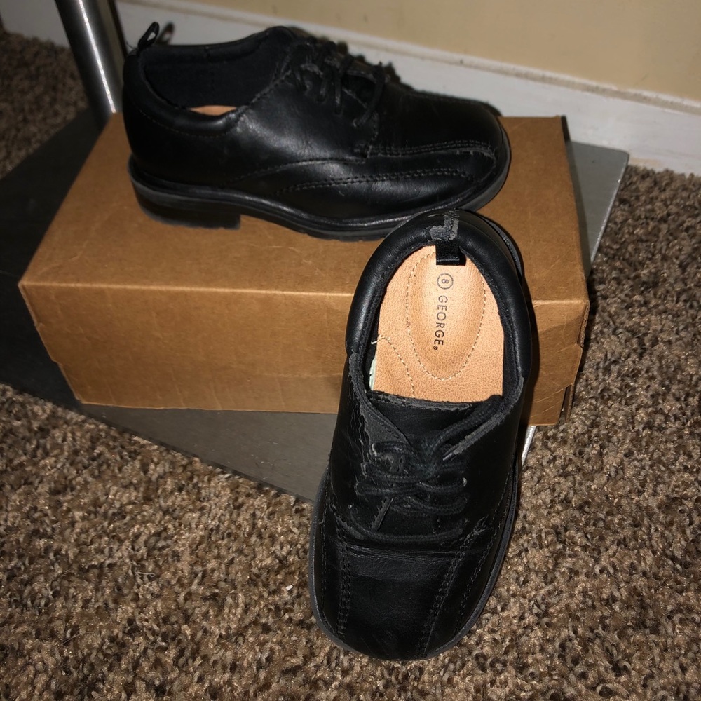 Dress shoes